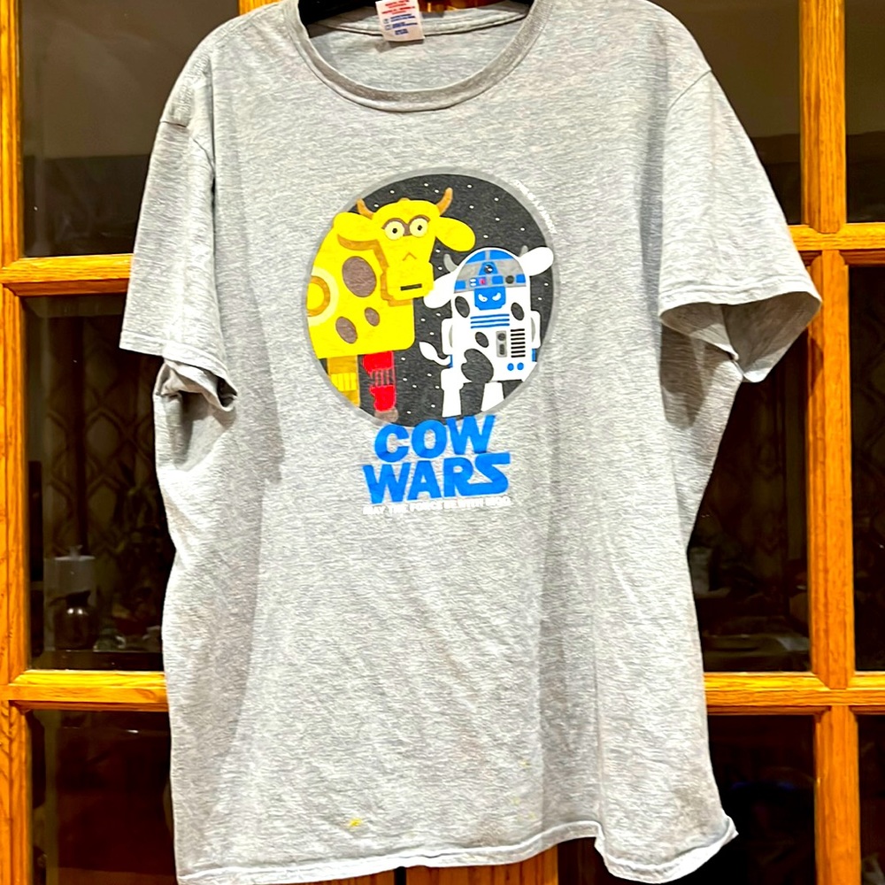 𝅺Cow Wars T-shirt, men, size Large Prince Edward Island